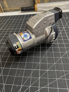 Sony Mavica MVC-CD1000 Digital Camera 2.1 MP No Charger. Don’t Know If It Works. - Picture 1 of 24