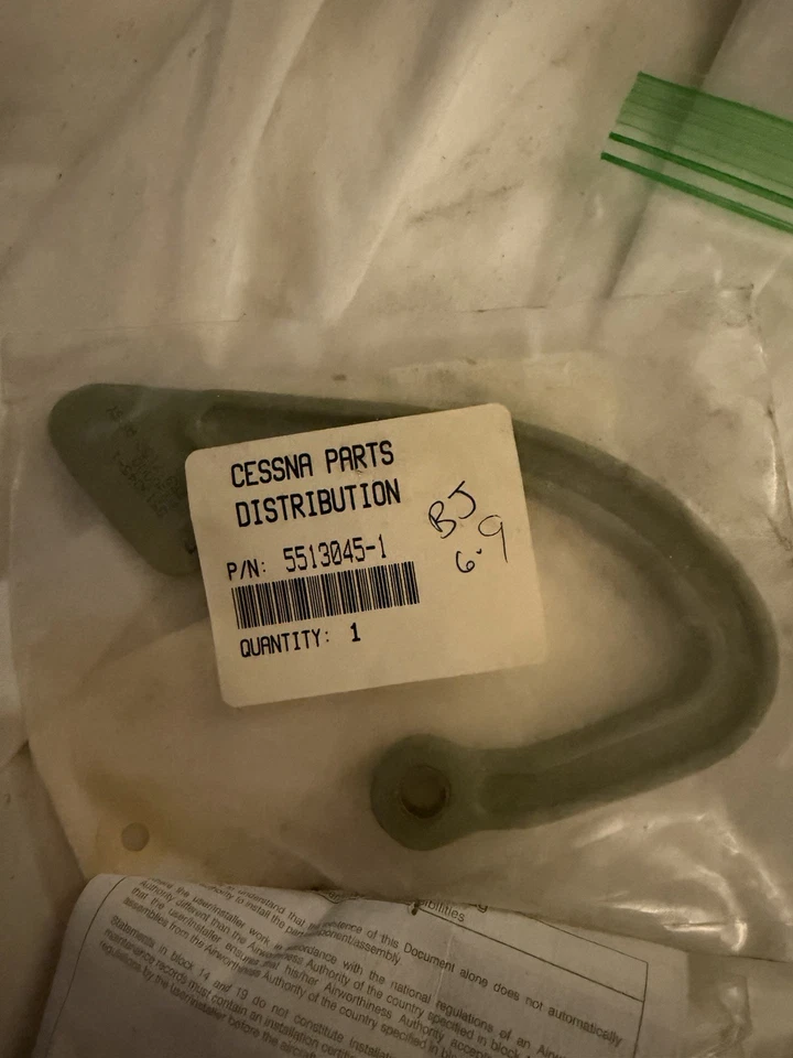 Conjunto de dobradiça de porta Cessna P/N 5513045-1 - Imagem 1 de 3