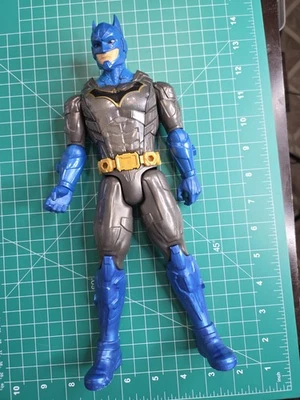 Batman Missions Battle Power 12" DC Comics Figura Mattel Gris Azul Armadura Juguete Foto 1 de 4