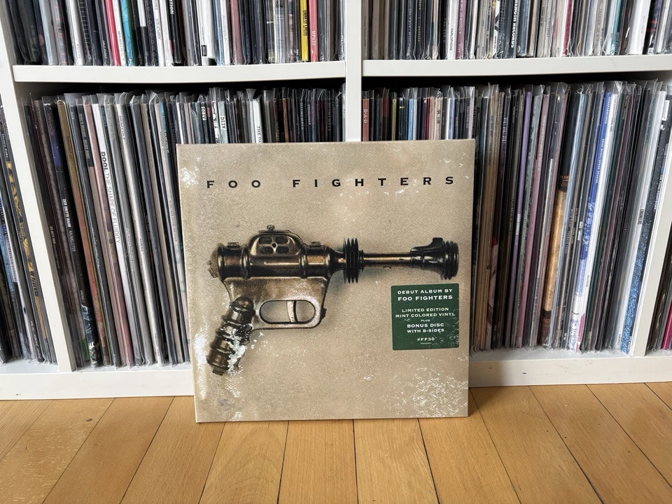 Foo Fighters - Foo Fighters, Mint Colored, 2 x Vinyl 2025 Bonus Tracks Ltd Edt. - Bild 1 von 2
