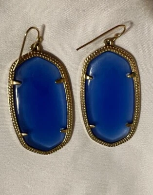 Pendientes Kendra Scott Dani Periwinkle en marcos dorados - retirados Foto 1 de 4