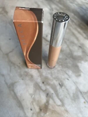 Becca Ultimate Coverage Longwear Concealer  Gplden New 6g - Image 1 of 3