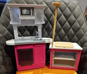 Barbie Deluxe Kitchen Playset - Mattel 2014 Kitchen & Pizza Only No Accessories - Picture 1 of 11