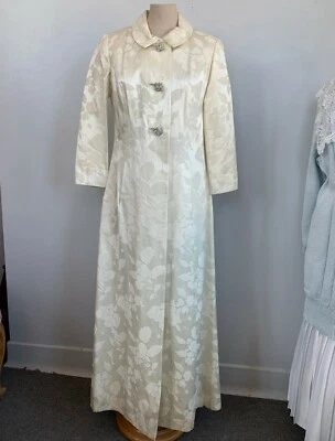 Abrigo de mujer Hanna Importer blanco brocado cristal botones años 60 de colección Foto 1 de 4