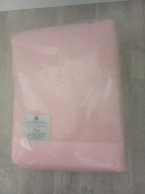 NEW VINTAGE Earlys Of Witney Ribbon Edged Shipton  Blanket Acrylic Single Pink - Image 1 of 4