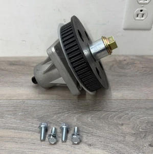 Teil # 918-04439C Cub Cadet Spindelbaugruppe CC760 CC760ES Toro TBWC33XP SP33HW - Bild 1 von 4