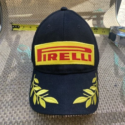 Gorra Pirelli correa negra neumáticos de carreras para hombre ABU DHABI enero 2012 Foto 1 de 4