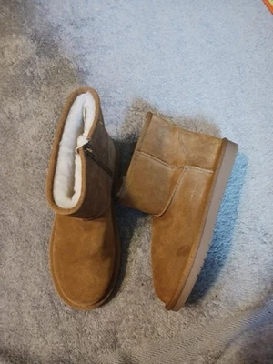 女式 5 Koolaburra 毛皮衬里踝靴棕褐色 Ugg 出品 — 第 1/4 张图片