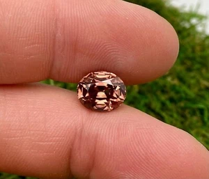 Zircon natural Loose Gemstone 6.07 ct., Oval cut, Sri-Lanka, Certificate GFCO - Picture 1 of 10