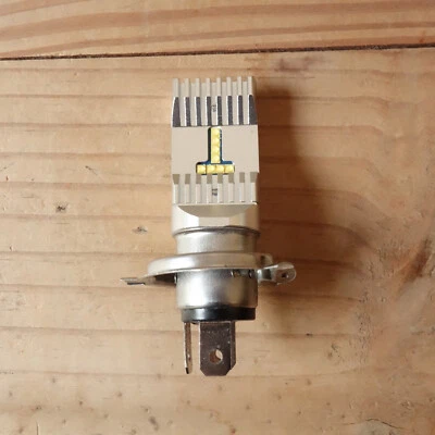 LED 6V 24/48W zocalo P 43 T (H4) 4300 Kelvin Luz blanca  para Moto o Coche - Imagen 1 de 4