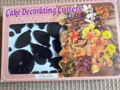 JEM TWO SET Cake Decorating Cutters (Flowers) - Image 1 of 4