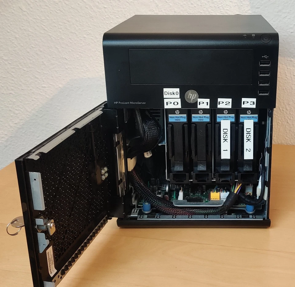 HP ProLiant MicroServer Model HSTNS-5151 mit 4x HDD, Remote Card, WINH Server 11 - Bild 1 von 4