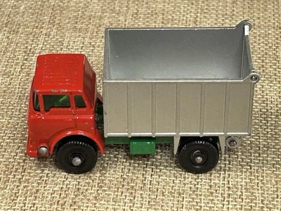 Matchbox Lesney No.26 GMC Tipper Truck - Image 1 of 4