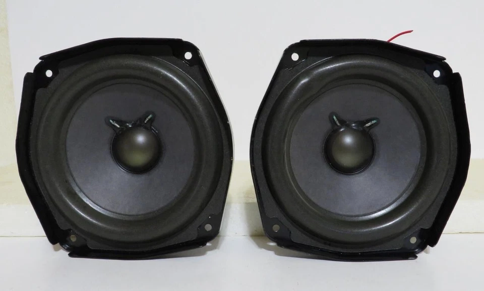 Bose Acoustimass 10 III Subwoofer Speakers (set of 2) model 260772 - image 1 of 4