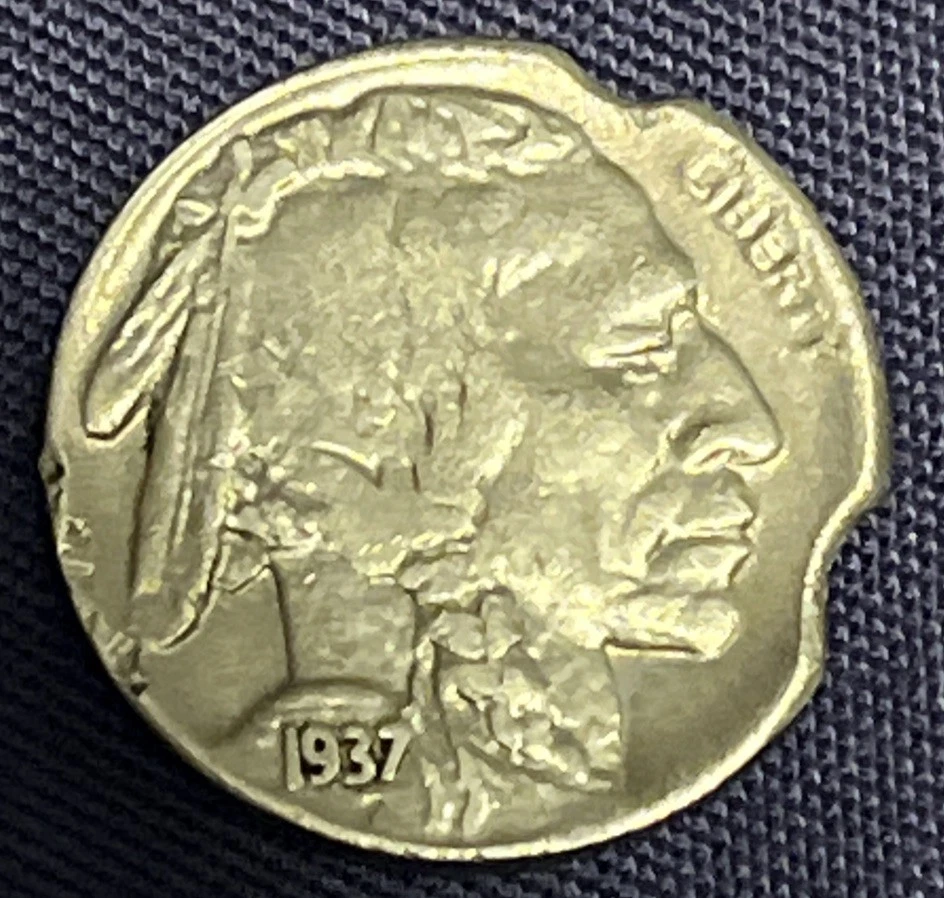 1937 Double Clipped Planchet Buffalo Nickel Beautiful Error Coin! - Image 1 of 4