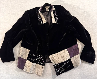 Women's Size  XL COLDWATER CREEK Black Velvet w/ Purple Jacket. 1 Button Missing - Image 1 of 4