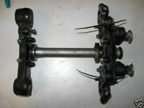 Yamaha XJ750 82 triple árbol para abrazadera en manillar Foto 1 de 2