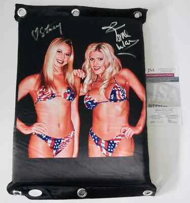 Tensor firmado por Stacy Keibler y Torrie Wilson JSA COA HOF Divas Foto 1 de 4