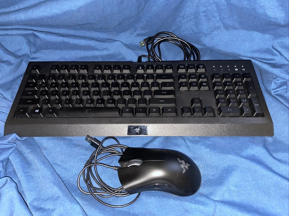 RAZER POWER UP GAMING BUNDLE PC NO Headphones - Image 1 of 1