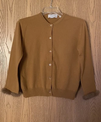 *Usado UNA VEZ* Suéter Cárdigan Muñeca Barneys New York 100% Cachemira/Piel Talla S Foto 1 de 4