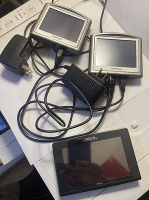 FOR PARTS MAYBE - 2 Tom Tom Car GPS AND MAGELLAN MAESTRO 4370 - Image 1 of 4