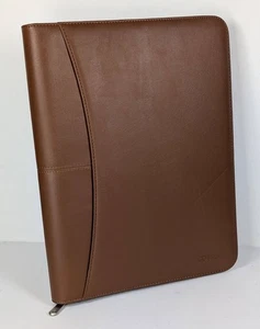 Portafoglio Cossini in pelle marrone chiusura zip calcolatrice blocco note custodia - Foto 1 di 5