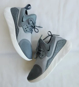 6.5 WOMEN'S NIKE LUNARCHARGE ESSENTIAL RUNNING SNEAKERS 923620-002 - Picture 1 of 9