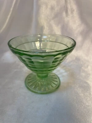 Plato de Sherbet de vidrio verde brillante de colección taza de helado vidrio de depresión de uranio Foto 1 de 4