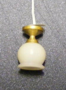 Deckenleuchte mit weißem Schirm Tumdee Puppenstube Miniatur Zubehör DE049A - Bild 1 von 1