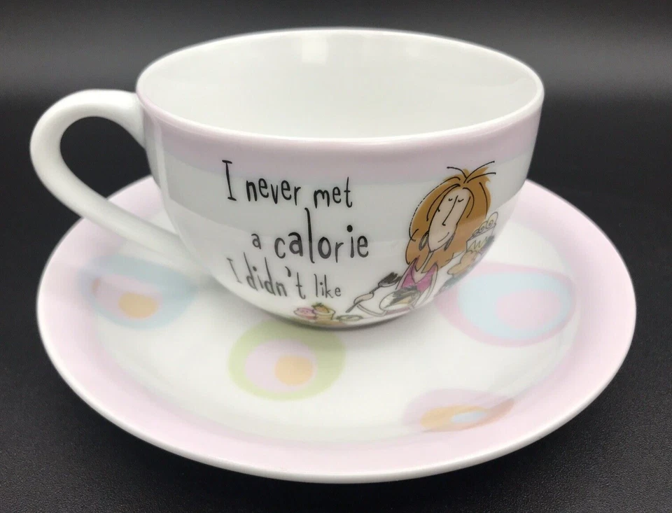 Taza y platillo Born To Shop "Nunca conocí una caloría que no me gustó" CreativeTops Foto 1 de 4