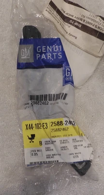 Buick GM OEM 08-12 Enclave Front Bumper-Side Retainer Bracket Right 25882462 - Image 1 of 2