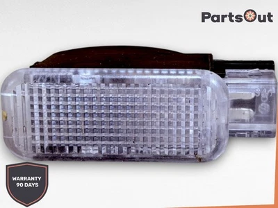 Luz de lámpara de cortesía panel de puerta delantera izquierda Audi A6 2006-2018 8D094741 OEM Foto 1 de 3