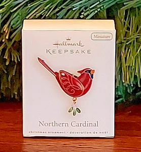 Hallmark Keepsake Miniatura BELLEZA DE PÁJAROS Cardenal del Norte 2009 Sin usar, en caja - Imagen 1 de 5