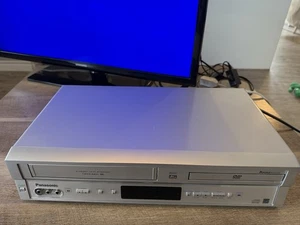 Panasonic Videorecorder DVD Kombi VHS Player PV-D744S-A GETESTET & FUNKTIONIERT TOP! - Bild 1 von 16