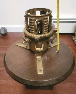  ANTIGUO SOPORTE VICTORIANO PARA ÁRBOL DE NAVIDAD DE HIERRO FUNDIDO con BASE DE MADERA MACIZA "RARO" Foto 1 de 4