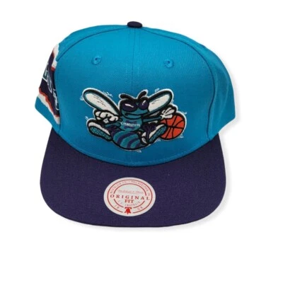 Mitchell & Ness Charlotte Hornets Jumbotron HWC verde azulado/púrpura cierre a presión ajustable Foto 1 de 4