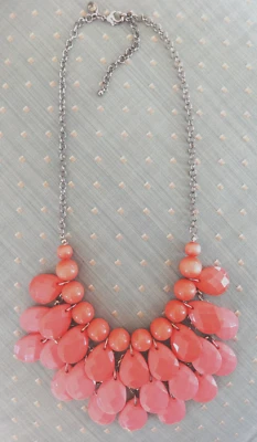 ENCANTADOR COLLAR BRIOLETTE CUENTAS ACRÍLICAS CHARLIE LUCITE CORAL MELOCOTÓN SALMÓN Foto 1 de 4