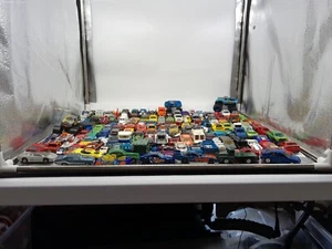 Hot Wheels, riesiges Lot 140 gebrauchte lose Matchbox & Hot Wheels & Markenlose Diecast Autos - Bild 1 von 15