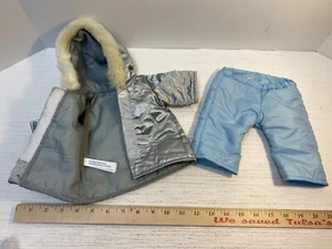 Pottery Scheune Kinder Puppenkleidung Outfit: Mantel/Skijacke mit Schneehose 2010 - Bild 1 von 6