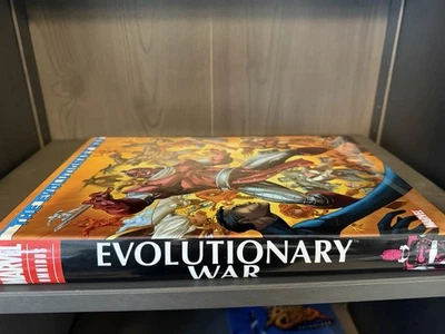 MARVEL COMICS EVOLUTIONARY WAR OMNIBUS 2011 - Image 1 of 3