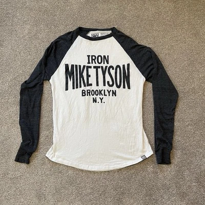 Roots of Fight Bloodlines Iron Mike Tyson Brooklyn NY Raglán Manga Larga Mediana Foto 1 de 4