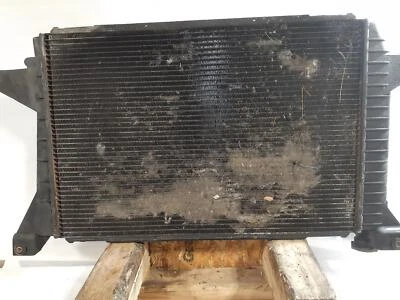 Used Radiator fits: 1993  Ford f150 pickup 6-300 4.9L AT E4OD transmission 1 Foto 1 de 4
