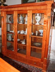 Großer sehr schöner Bibliotheksschrank aus Herrenhausbesitz, Kirsch,2-türig, - Bild 1 von 4
