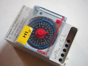Minuterie LEGRAND 047 58 230VAC - Bild 1 von 3