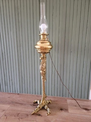 Antigua lámpara de pie victoriana P E GUERIN de latón pájaro de rapiña águila Foto 1 de 4