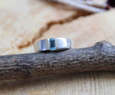 Anillo James Avery ~ Plata de Ley y Topacio Azul Meridiano Banda Talla 5.5 Retirado Foto 1 de 4