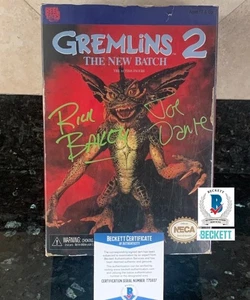 RICK BAKER SIGNED GREMLINS MOHAWK NECA JOE DANTE SIGNED GREMLINS NECA BAS COA - Picture 1 of 4