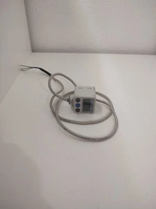 SMC ZSE40A-N01-R Pressure Sensor w/ 2.5' Cable - Picture 1 of 2