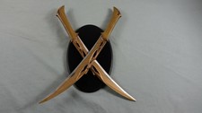 Lotr Hobbit Lord Of The Rings Fighting Knives Of Tauriel Replica Daggers Plaque