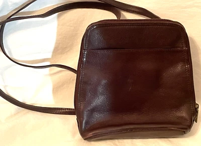 Le Donne Crossbody Shoulder Strap Purse Genuine Leather - Image 1 of 4